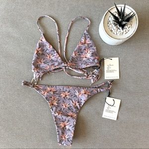 220v BNWT Acacia Lily Set (S/L)